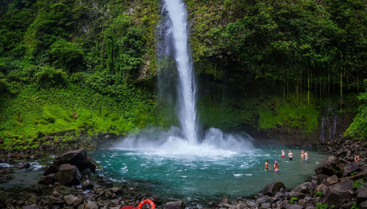 Escursione alla cascata La Fortuna e al vulcano Arenal - Foto 1