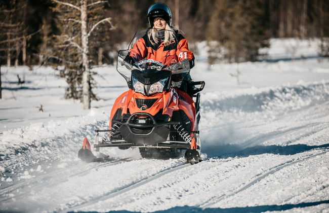 Paseo en moto de nieve por Äkäslompolo - Foto 2