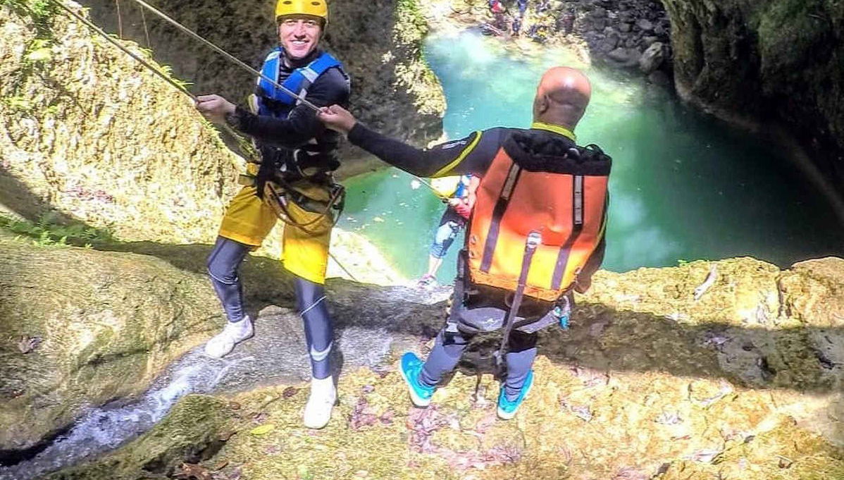 Hongo Mágico Waterfall Abseiling - Foto 1