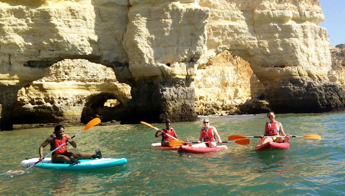 Paddle surf en las cuevas de Benagil - Foto 1