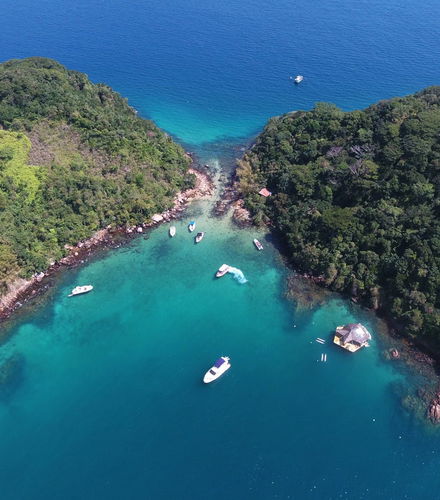 Foto de Paseo en barco privado por Angra dos Reis