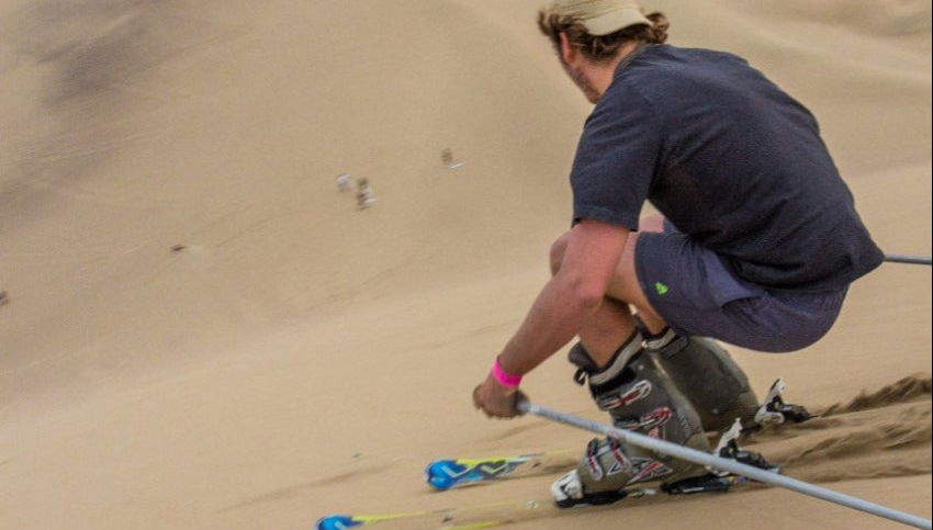 Sandboarding o sand skiing en el desierto de Ica - Foto 1