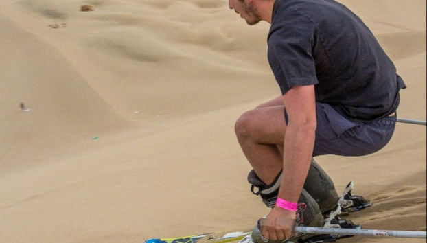 Sandboarding o sand skiing en el desierto de Ica - Foto 3