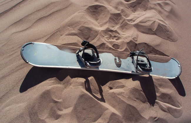 Sandboarding o sand skiing en el desierto de Ica - Foto 2