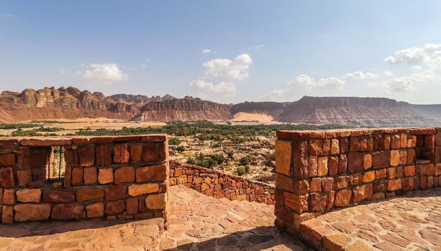 Desfrutando da visita guiada por Al-Ula