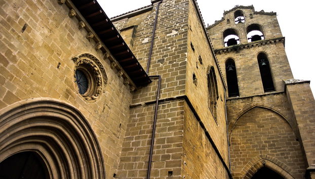 Tour for Laguardia + Visit to a winery with tasting - Photo 4