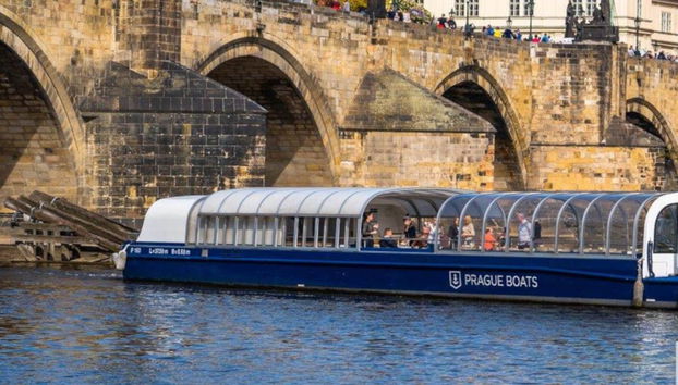 Giro in barca con soffitto trasparente e cena - Foto 3