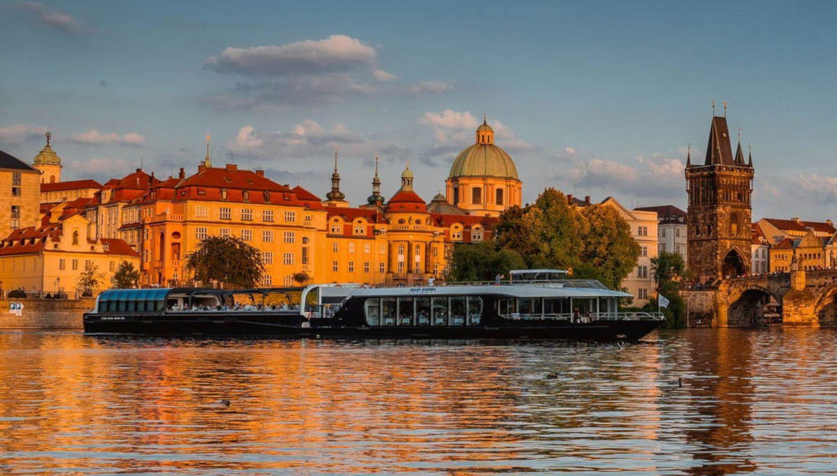 Giro in barca con soffitto trasparente e cena - Foto 1