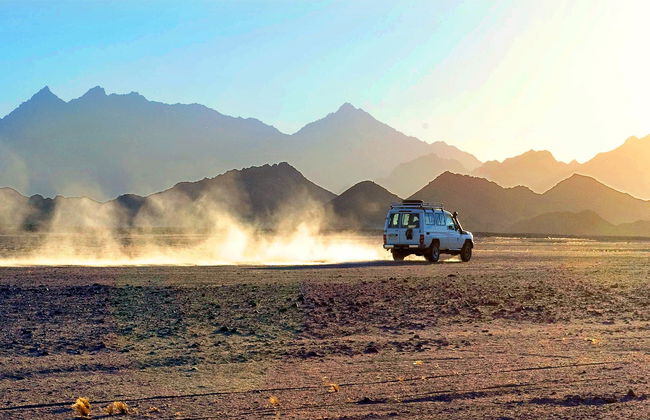 Tour de 4x4 + Passeio de camelo + Jantar com espetáculo no deserto - Foto 8