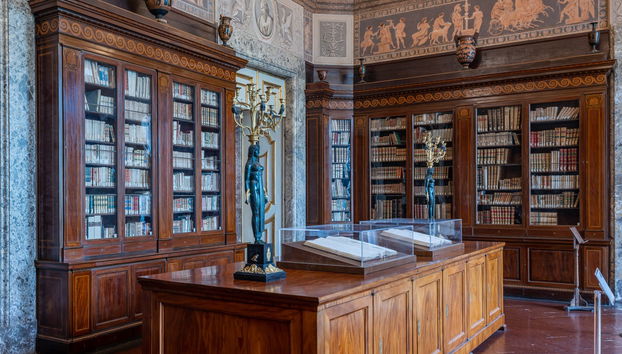 Train and Ticket to the Royal Palace of Caserta - Foto 2