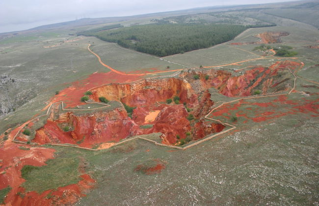 Trilha pelas minas de bauxita da Puglia - Foto 4
