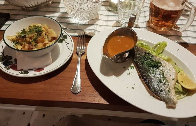 Traditional Meal at the Zylinder Cafe - Foto 5