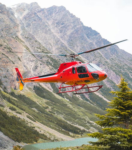 Foto de Paseo en helicóptero y senderismo por las Montañas Rocosas