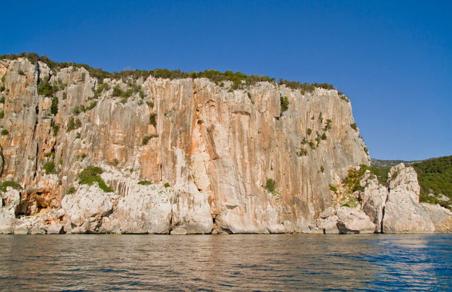 Descente en rappel dans le canyon Fuili - Photo 1