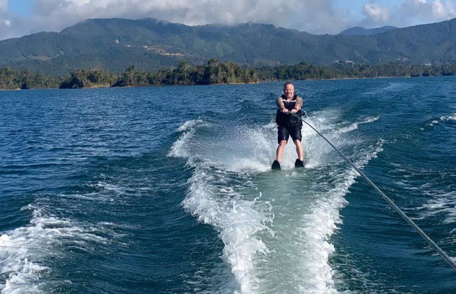 Paseo en barco privado por el embalse de Guatapé - Foto 3