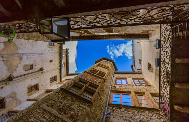 Lyon Private Walking Tour - Photo 7