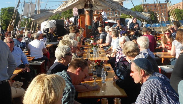 Dinner cruise and live music - Photo 3