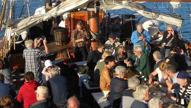 Dinner cruise and live music - Photo 5