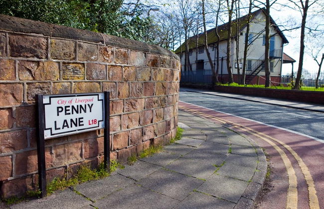 Liverpool Day Trip + The Beatles Story Tickets + The Beatles Bus - Foto 1