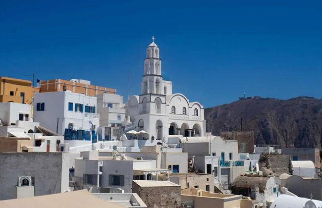 Esplora Pyrgos, Megalochori, Emporio e gli Scavi di Akrotiri – Tour privato di mezza giornata - Foto 2