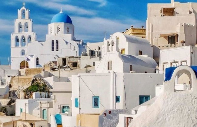 Esplora Pyrgos, Megalochori, Emporio e gli Scavi di Akrotiri – Tour privato di mezza giornata - Foto 1