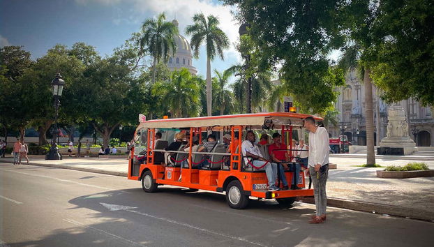 Sightseeing Tram Tour of Havana - Foto 5