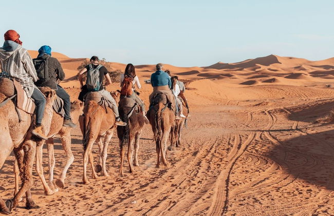 Lever ou coucher de soleil dans le désert de Merzouga - Photo 4