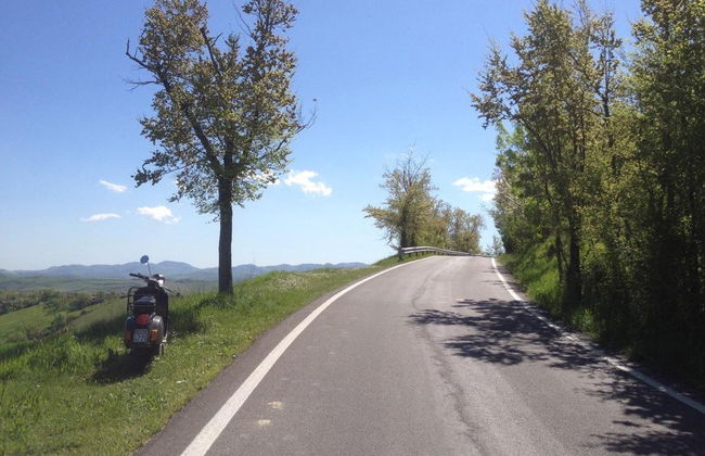 Tour en vespa por Bolonia - Foto 5