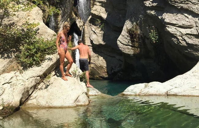 Cachoeira Bogova - Tour de Meio Dia em Grupo Pequeno - Foto 3