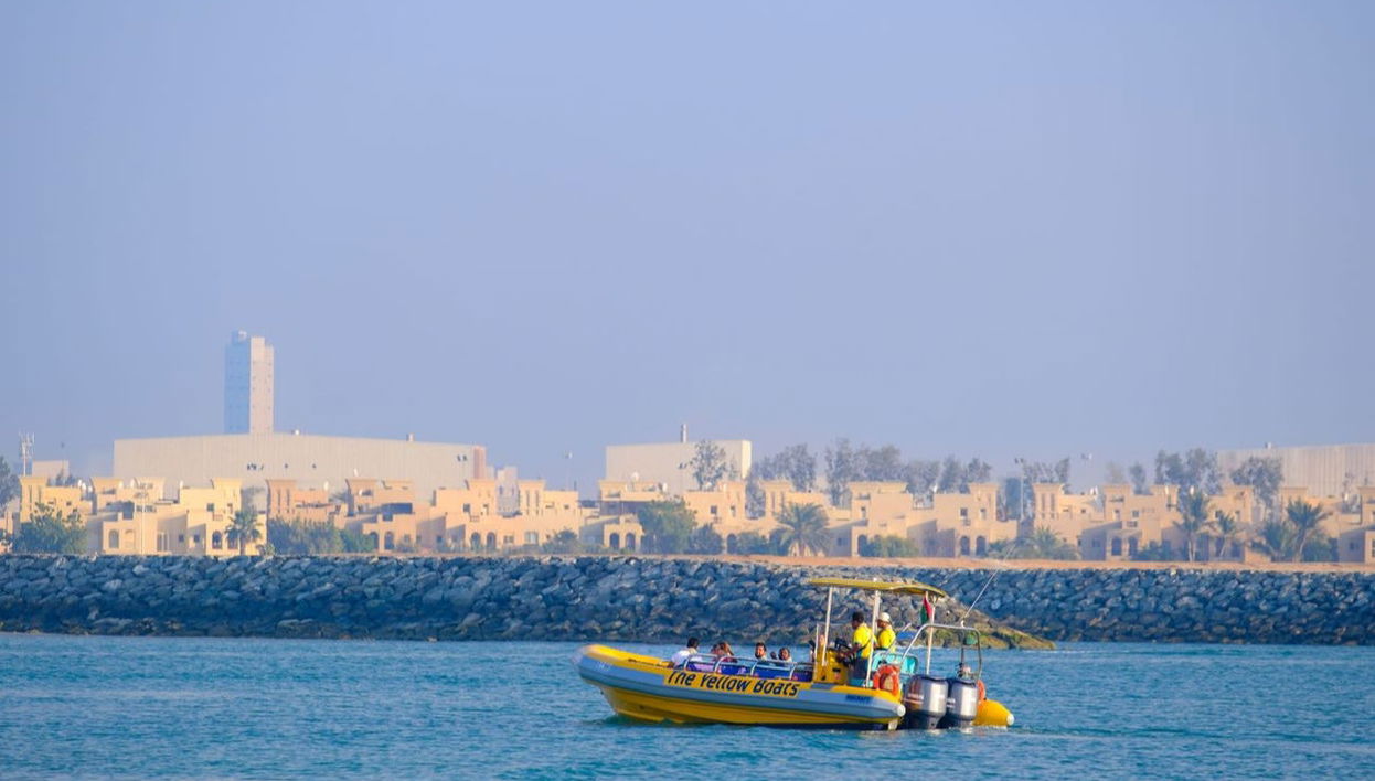 Paseo en barco por la costa de Ras al-Khaimah - Foto 1