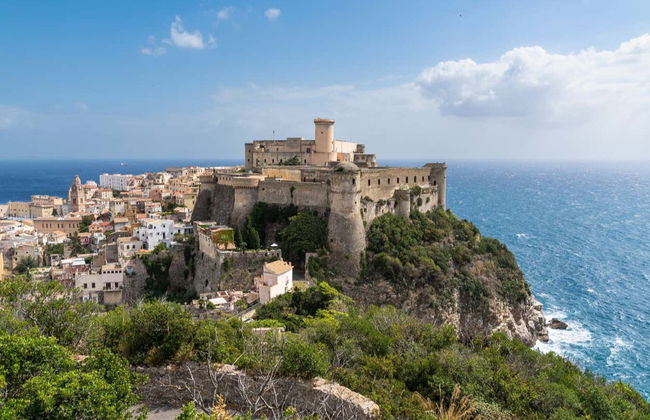 Paseo en barco por la península de Gaeta - Foto 2