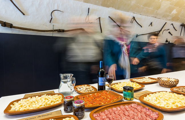 Subaida: Visita guiada a una fábrica de quesos con degustación - Foto 4