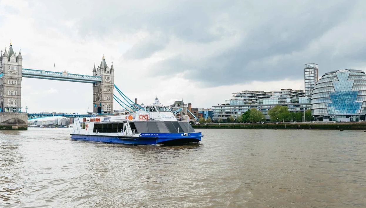 Barco turístico de Londres - Foto 1