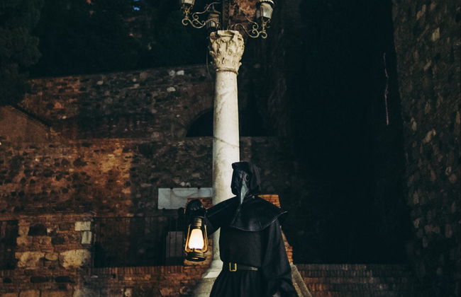 Tour teatralizado de la peste por Málaga - Foto 2