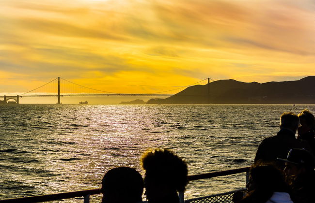 Paseo en barco al atardecer por la bahía de San Francisco - Foto 1