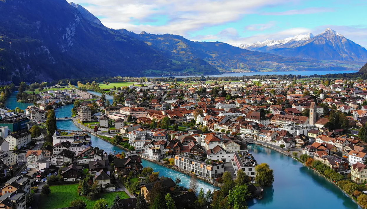 Excursión a Interlaken en el Tren Verde de los Alpes suizos - Foto 1
