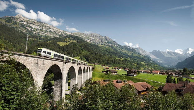 Excursión a Interlaken en el Tren Verde de los Alpes suizos - Foto 5
