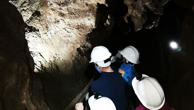 Visita guiada por la Cueva del Yeso - Foto 4