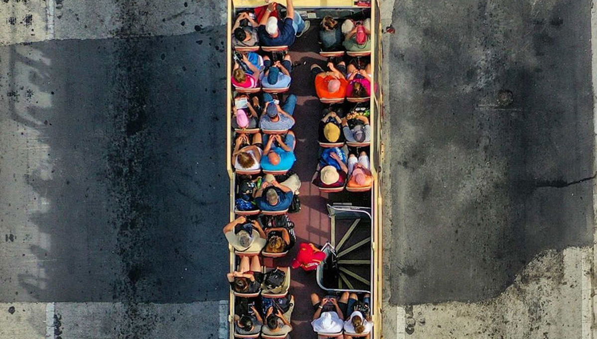 Darwin Hop On Hop Off Bus - Photo 1