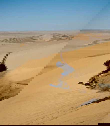Foto de Tour en buggy y sandboarding en el desierto de Usaka