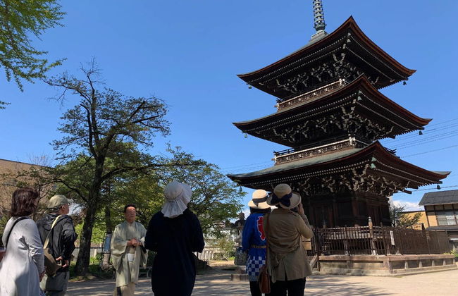 Takayama Guided Tour - Photo 4