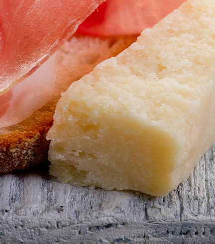 Foto de Visita a una fábrica de queso parmesano y jamón