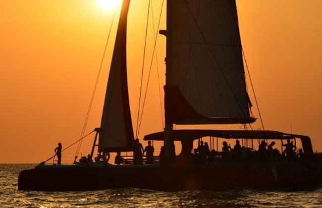Paseo en catamarán al atardecer desde Javea - Foto 9