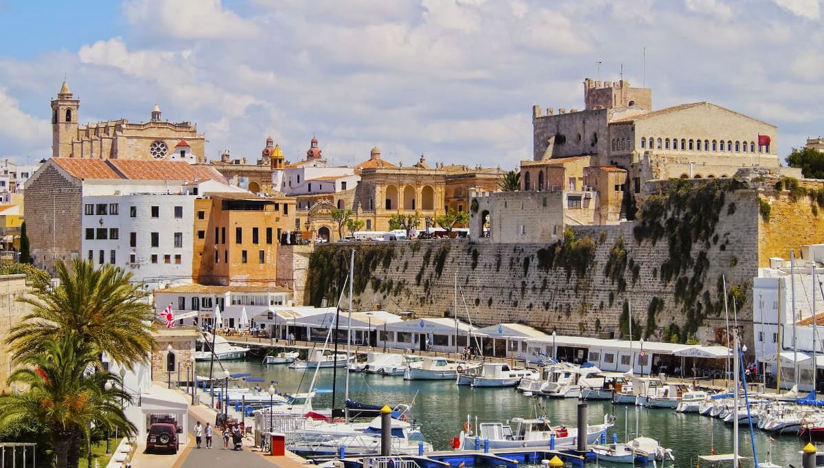 Ferry a Menorca con Baleària desde Alcudia - Foto 1