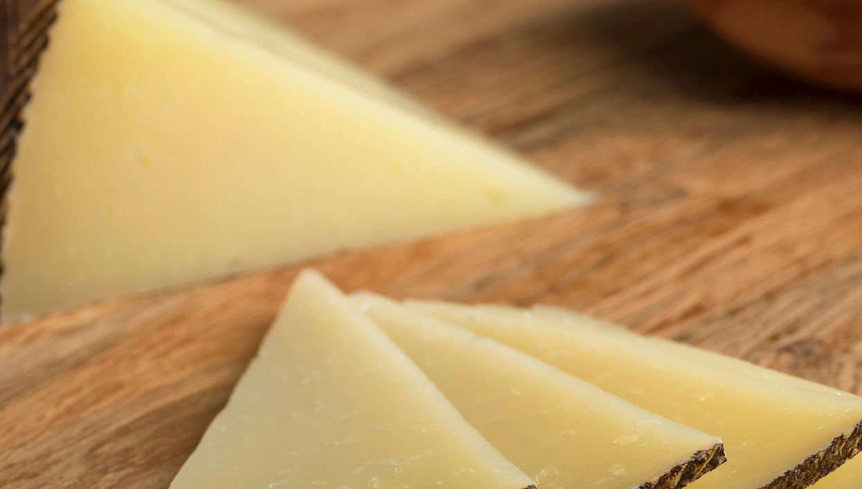 Visita a una fábrica de queso con degustación y taller