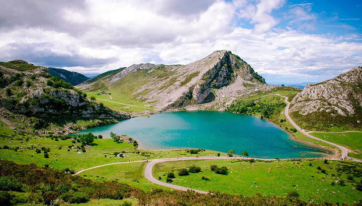 Tour a Lagos de Covadonga, Cangas de Onís e Lastres da Oviedo - Foto 1