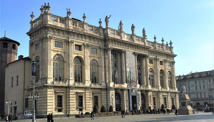 Torino barocca: esplora Piazza Castello con un tour audio autoguidato - Foto 1