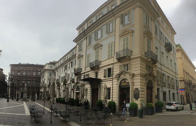 Torino barocca: esplora Piazza Castello con un tour audio autoguidato - Foto 17