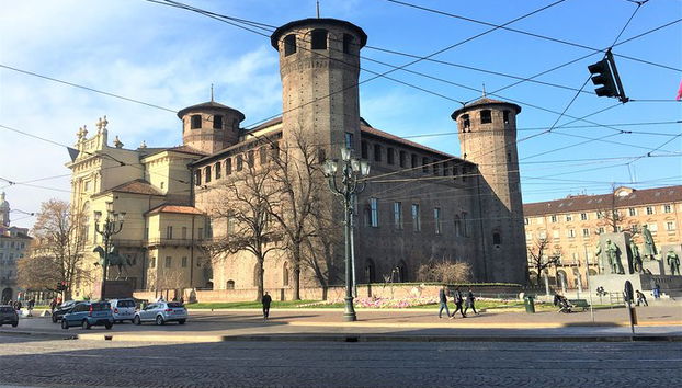 Torino barocca: esplora Piazza Castello con un tour audio autoguidato - Foto 3
