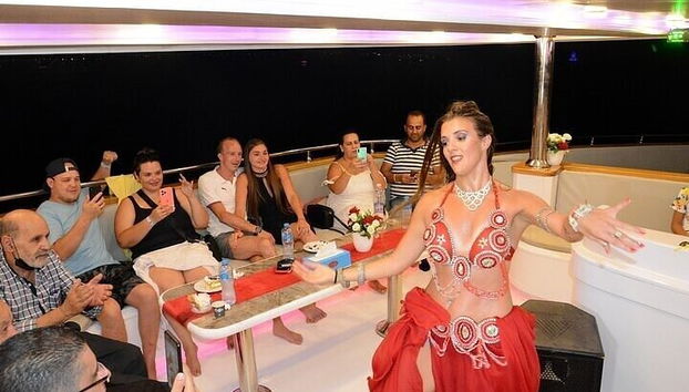 Crucero por la noche en Sharm El Sheikh y entretenimiento con danza del vientre - Foto 2